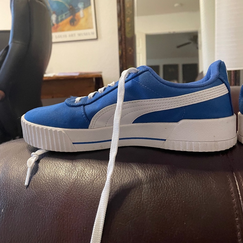 PUMA Soft Foam Optimal Comfort Blue/Wt Stripe Sneaker Women's Size 8.5
